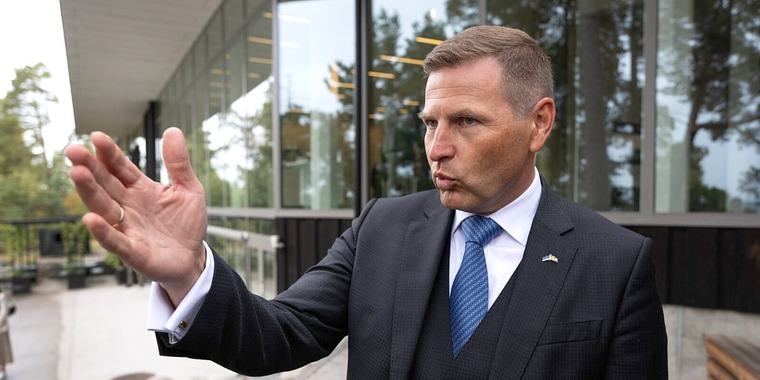 Skandal u Estoniji: Uplaćeno 70 miliona za municiju lažnoj firmi iz Indije, ministar podnio ostavku