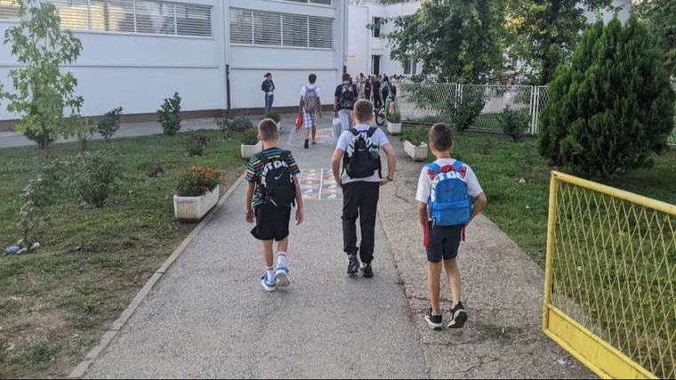 Djeca ostaju kod kuće, roditelji moraju na posao: Novi problem za porodice
