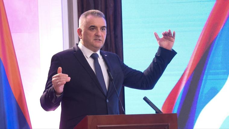 Minić tvrdi da nije bilo primjene sile nad ambasadorom Srbije na Palama: Prekinuta operacija nakon identifikacije