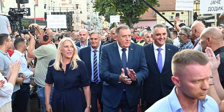 Skandalozne poruke Dodika na izbornom skupu SNSD-a: "Smeta nam granica na Drini i radimo na tome da ne postoji"