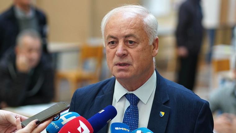 Arnautović najavio stroge sankcije za političare: "Ako se ovako nastavi kazne će biti vrlo krupne"