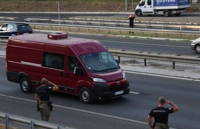 U stavu mirno i s najvećim državnim počastima: Država Srbija salutira krvniku!