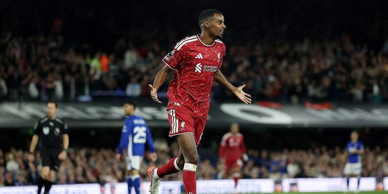Kombinacija Gakpo - Isak odvela Liverpool do lagane pobjede protiv Ipswicha, debitovao i Barcola