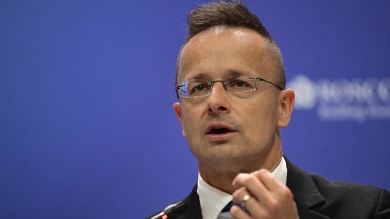 Mađarska otvorila istragu o nabavci respiratora vrijednoj gotovo milijardu dolara, u fokusu bivši ministar Sijarto