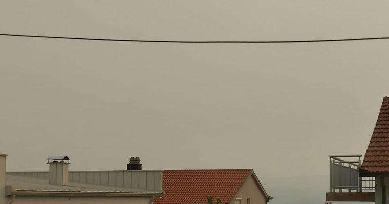 FOTO Dim se širi i zapadnom Hercegovinom. Ovo su snimili naši čitatelji u Posušju i Grudama