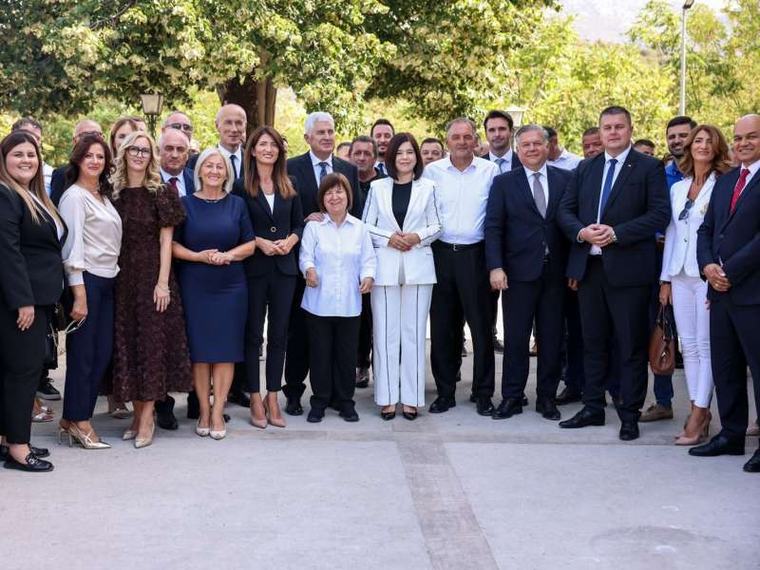 Izaslanstvo HNS-a BiH povodom Dana Općine nazočilo svečanoj sjednici OV Ravno