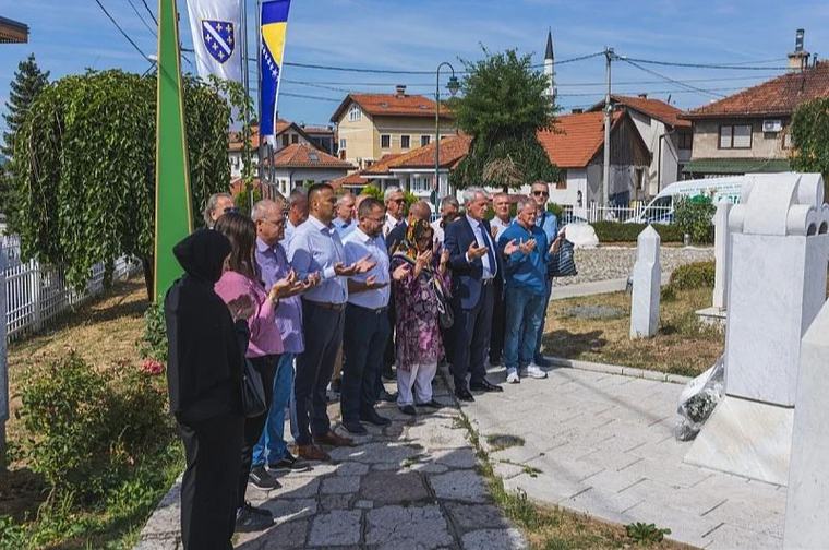 NES KS počeo kampanju obilaskom šehidskog mezarja na Kovačima: Oštra poruka onima koji blokiraju državu